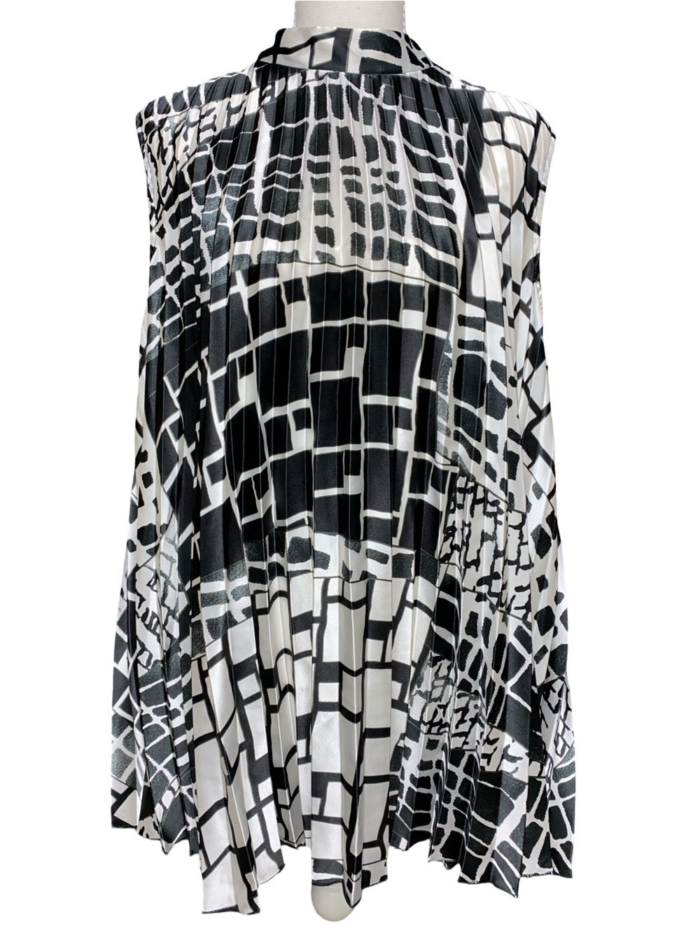 Lane Bryant Pleated Sleeveless Blouse Women’s 18/20 Black White Abstract Top